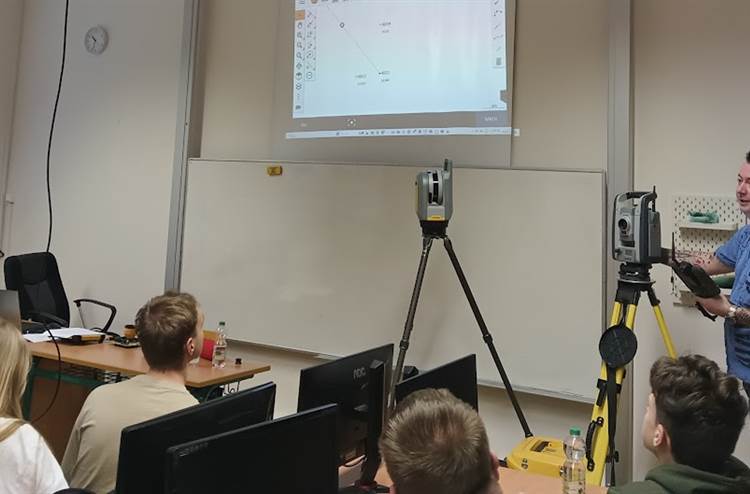 Přednáška Ing. Přemysla Plcha pro stavaře - GEODEZIE PLCH s.r.o