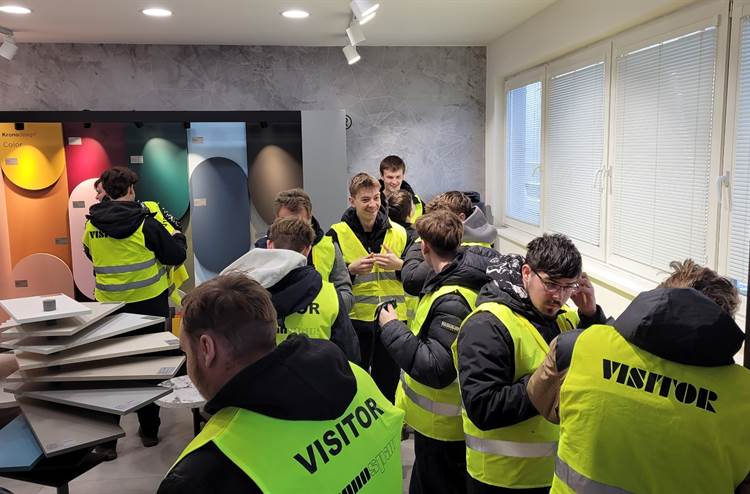 Exkurze truhlářů v Kronospan Jihlava