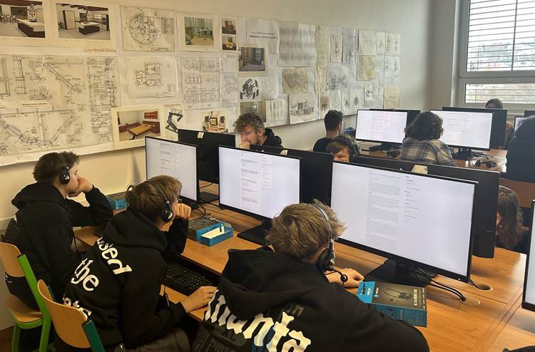 Best in English 2025