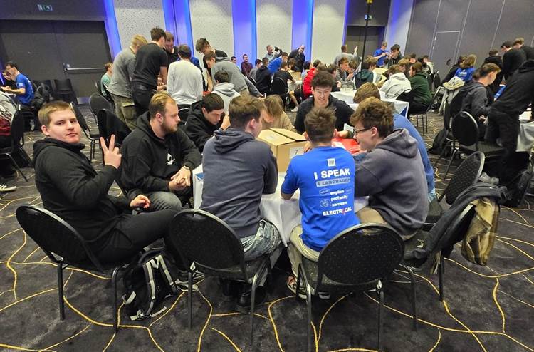 MSŠ Letovice zazářila v Brně: elektrikáři ovládli Schrack Studentské dny