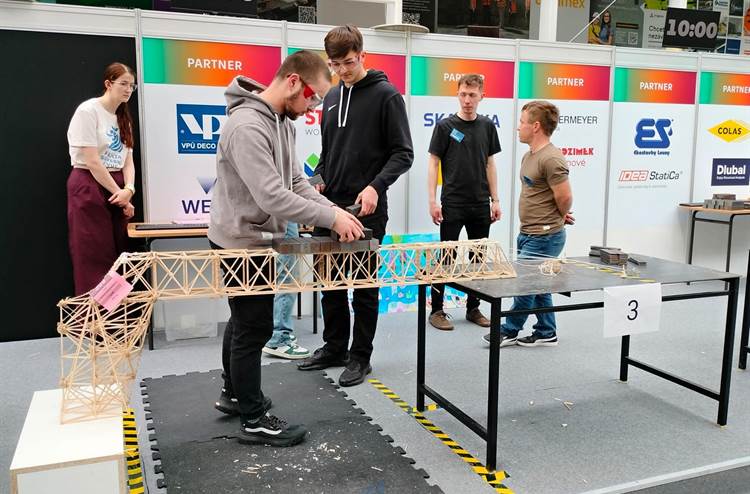 Hala roku Junior: cenná zkušenost pro naše žáky! 