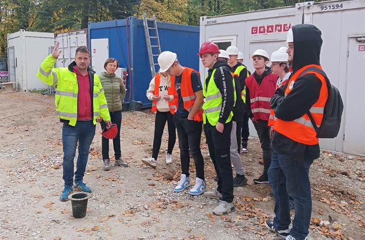 Exkurze stavařů na stavbu výjezdové základny Zdravotnické záchranné služby Jihomoravského kraje v Boskovicích